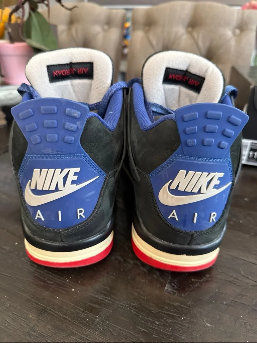 Air Jordan 4 Retro Rare Air (white lettering). men’s 11. pre-owned. Worn.